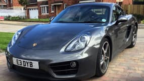 Cette Porsche est en vente pour 20 livres, soit l'équivalent de 22 euros, sur internet, en Grande-Bretagne.