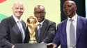 Gianni Infantino avec Yacine Idriss Diallo président de la Fédération Ivoirienne de Football et Patrice Motsepe, président de la CAF en juillet 2023