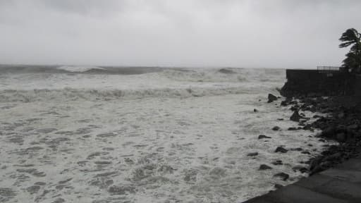 La mer était agitée à Saint-Denis.