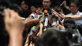 Conférence de presse du chef de la police thaïlandaise Naiyawat Phadermchit sur l'affaire, à Bangkok, mardi 19 août. 