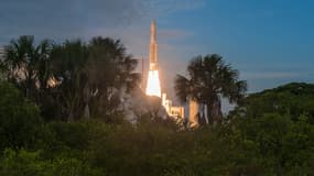 Lancement de la fusée Ariane 5, avec à son bord, deux nouveaux satellites de communication.