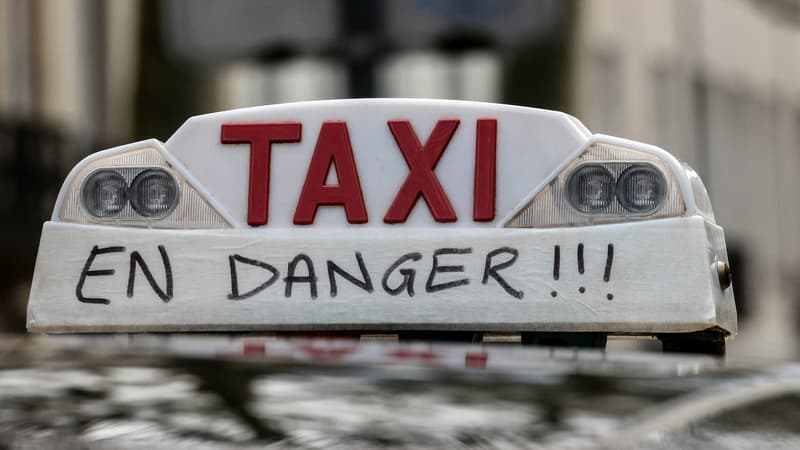 Paris, Lyon, Toulouse... Les taxis en colère bloquent des axes routiers de plusieurs grandes villes