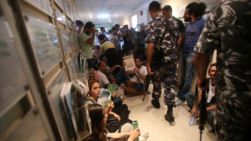 Des militants ont commencé à occuper l'immeuble du ministère de l'Environnement, à Beyrouth, le 1er septembre. 