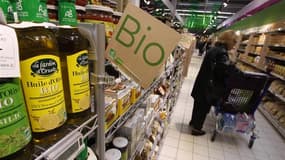 Le marché des produits issus de l'agriculture biologique a quadruplé en dix ans pour atteindre quatre milliards d'euros en 2011, soit environ 2,6% de la consommation alimentaire en France, selon des données publiées mardi par l'Agence Bio. /Photo prise le