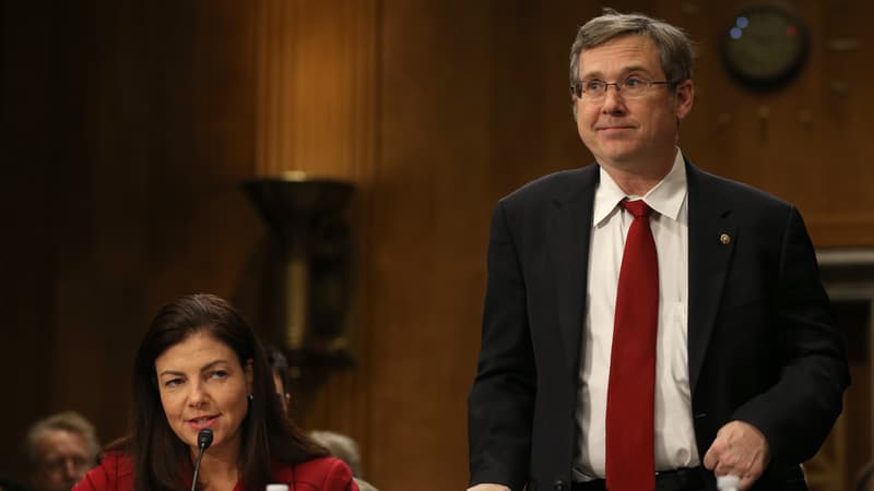 Mark Kirk a dû passer par le site Amazon.com pour procéder à son abonnement à Charlie Hebdo.