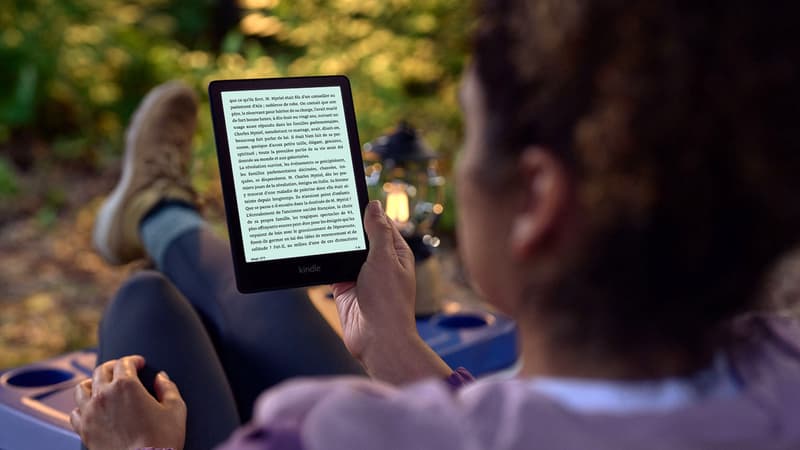 Regarder la vidéo Amazon propose enfin une liseuse Kindle avec écran couleur