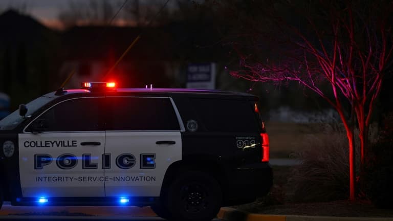 Une voiture de police circule dans la ville de Colleyville, au Texas, le 15 janvier 2022. Photo d'illustration
