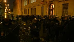 La Sorbonne a été évacuée jeudi soir par la police.