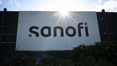 Le logo du groupe pharmaceutique français Sanofi sur son site de production à Lisieux, dans le Calvados, le 11 octobre 2024 (photo d'illustration).