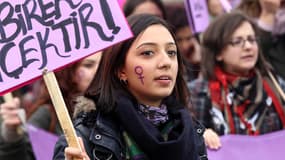 Des femmes turques lors d'une marche de protestation contre l'islamisme le 22 novembre dernier, à Ankara.