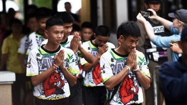 Les enfants vont effectuer une retraite dans un temple bouddiste avant de retourner à la vie normale