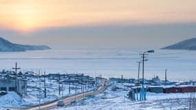 Une vue de la mer d'Okhotsk depuis la baie de Nagaïev