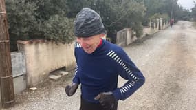 À 84 ans, Edmond s'entraîne toujours à la course à Saint-Julien-le-Montagnier. 