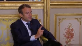 "Assis, assis…" Quand le chien Nemo perturbe son maître Emmanuel Macron