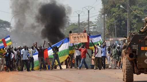 Manifestation contre l'intervention des forces française à Bangui en Centrafrique le 22 décembre 2013.