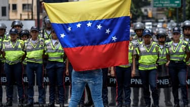 La situation sociale reste très tendue au Venezuela, où l'opposition réclame le départ de Maduro.