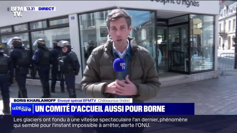 Des manifestants rassemblés à Châteauroux protestent contre la venue d'Élisabeth Borne