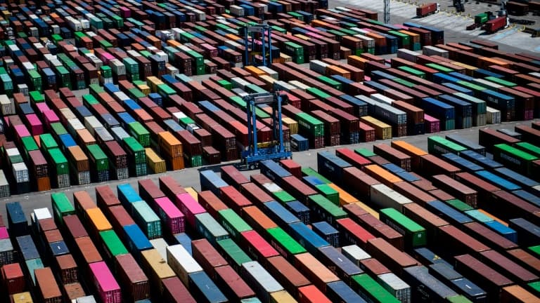Les conteneurs sur les quais du port industriel de Marseille, à Fos-sur-Mer, tout près de Marseille, le 23 juillet 2020