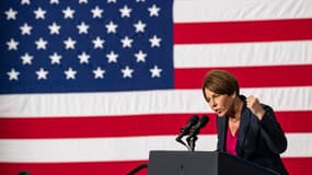 Maura Healey, lors d'un meeting le 2 novembre 2022 à Boston