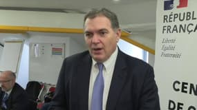 Philippe Tabarot, ministre des Transports au centre de crise du ministère à Paris, le 22 novembre 2025