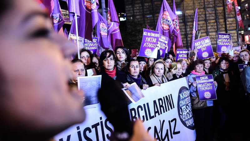 Des milliers de femmes sont descendues dans les rues de Turquie le week-end dernier.