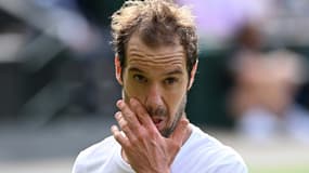 Le Français Richard Gasquet, lors de sa défaite en 3 sets face au Suisse Roger Federer, au 2e tour du tournoi de Wimbledon, le 1er juillet 2021 à Londres