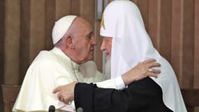 C'est la première fois depuis 1054 que les chefs des Églises catholique et orthodoxe se rencontrent.