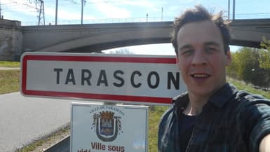 Le Tour de France des municipales d'Hugo fait escale à Tarascon, lundi 17 mars 2014.