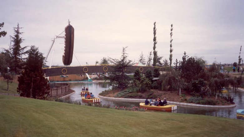 Aperçu de deux attractions : le bateau pirate et la rivière des castors