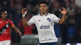 Luis Suarez a disputé son premier match avec le Nacional, mardi, après avoir effectué son grand retour au club