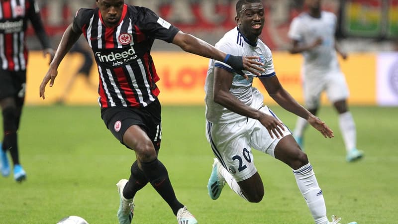 Almamy Touré (Eintracht Francfort) et Kévin Zohi (Strasbourg).