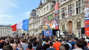 Pour la Coupe du Monde 2014, un écran géant avait été installé devant l'Hôtel de Ville de Paris pour la demi-finale France-Allemagne