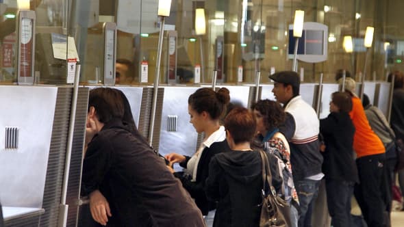 Dans près de 29 gares SNCF, il faut désormais prendre rendez-vous avant d'acheter un billet de train au guichet (photo d'illustration).