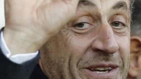 Le scénario d'un retour de Nicolas Sarkozy à l'avant-scène politique continue de peser sur la primaire pour la présidence de l'UMP dont l'ancien président devient l'arbitre officieux, au point que certains comparent déjà l'élection des 18 et 25 novembre à