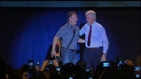 Bill Clinton et Bruce Springsteen, à un meeting démocrate le 18 octobre dans l'Ohio