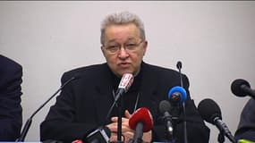 Conférence de presse de Mgr André Vingt-Trois au sujet de la démission de Benoit XVI le 11 février 2013 à Paris.