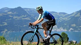 Le grimpeur de Decathlon AG2R La Mondiale Felix Gall sur le Tour de Suisse 2025