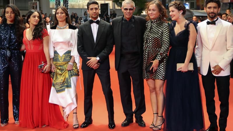 Abdellatif Kechiche et ses acteurs de "Mektoub My Love: Intermezzo", le 23 mai 2019 au Festival de Cannes 