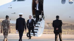 François Hollande et Jean-Yves Le Drian en voyage en Jordanie (illustration)