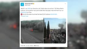 Un véhicule en flamme sur l'A8 à Nice, le 22 juillet 2023.