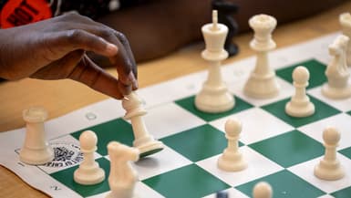 Un tournoi d'échecs rassemblant des demandeurs d'asile à Portland, aux États-Unis, le 15 juillet 2023 (photo d'illustration)