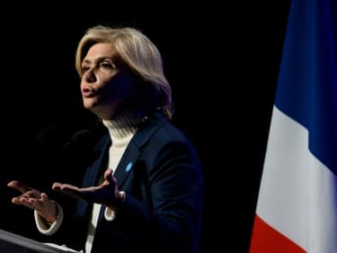 La candidate LR à l'élection présidentielle Valérie Pécresse lors d'un meeting le 13 janvier 2022 à Besançon