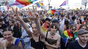 Des participants à la Gay Pride de Varsovie, le 19 juin 2021.