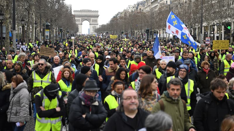 Gilets jaunes sur les Champs-Élysée à Paris s le 2 mars 2019.