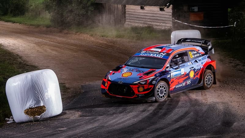 Ott Tanak au volant de sa Hyundai