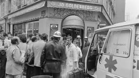 Les secours arrivant rue des Rosiers le 09 août 1982 après l'attentat qui a fait six morts et 22 blessés