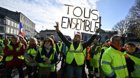 Manifestation des gilets jaunes à Rochefort (Charente-Maritime), samedi 24 novembre.