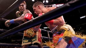 Jermell Charlo (à gauche) et Brian Castano lors de leur premier combat en juillet 2021