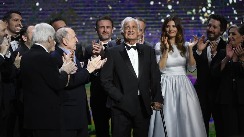 Jean-Paul Belmondo sur la scène des César en 2017.