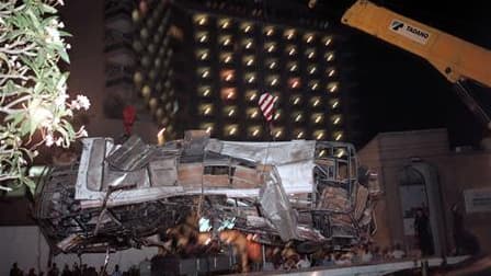 L'affaire de l'attentat anti-français de Karachi (photo) en 2002, susceptible d'inquiéter Nicolas Sarkozy en raison d'un hypothétique lien avec le financement de la campagne présidentielle d'Edouard Balladur en 1995, est relancée sur plusieurs fronts. /Ph